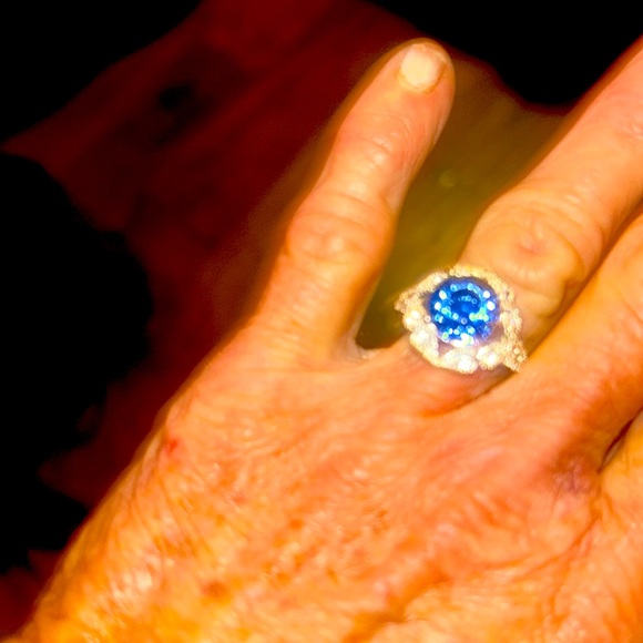 Avon Vintage Silver Ring w/ Blue Center Stone and Rhinestone Filigree - Picture 2 of 4